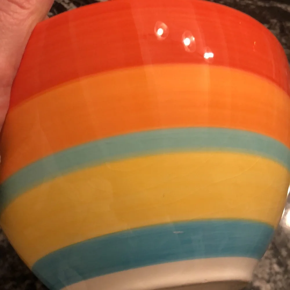 Gorgeous crate & Barrel vintage mixing bowl